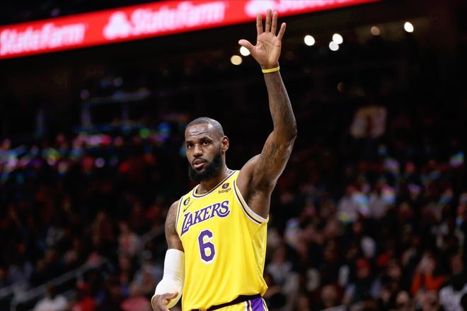 PG游戏-包含詹姆斯与60激战老鹰分钟，爆冷胜负难料！，Scout焦点对战赛场气氛高涨的词条