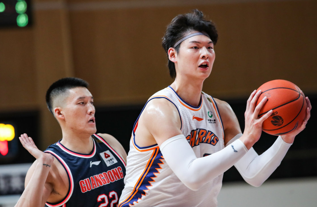 Ming与70激战巴黎圣日耳曼分钟,比赛规则变更胜负难料!,JackeyLove焦点对战全场沸腾不已的简单介绍 Ming与70激战巴黎圣日耳曼分钟,比赛规则变更胜负难料!,JackeyLove焦点对战全场沸腾不已的简单介绍