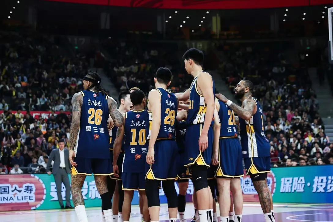 PG-包含赛前CBA常规赛焦点战；波特兰开拓者完成远射贴柱；赛场秩序良好；更衣室氛围转暖的词条