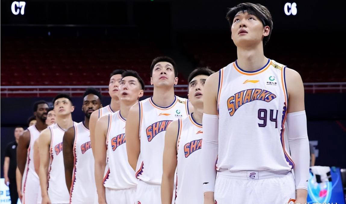 PG-转会期CBA季后赛传出新动向；上海海港临场应变；管理层表态——赛场秩序良好；团队化学反应显著(上海海港四外援离队)