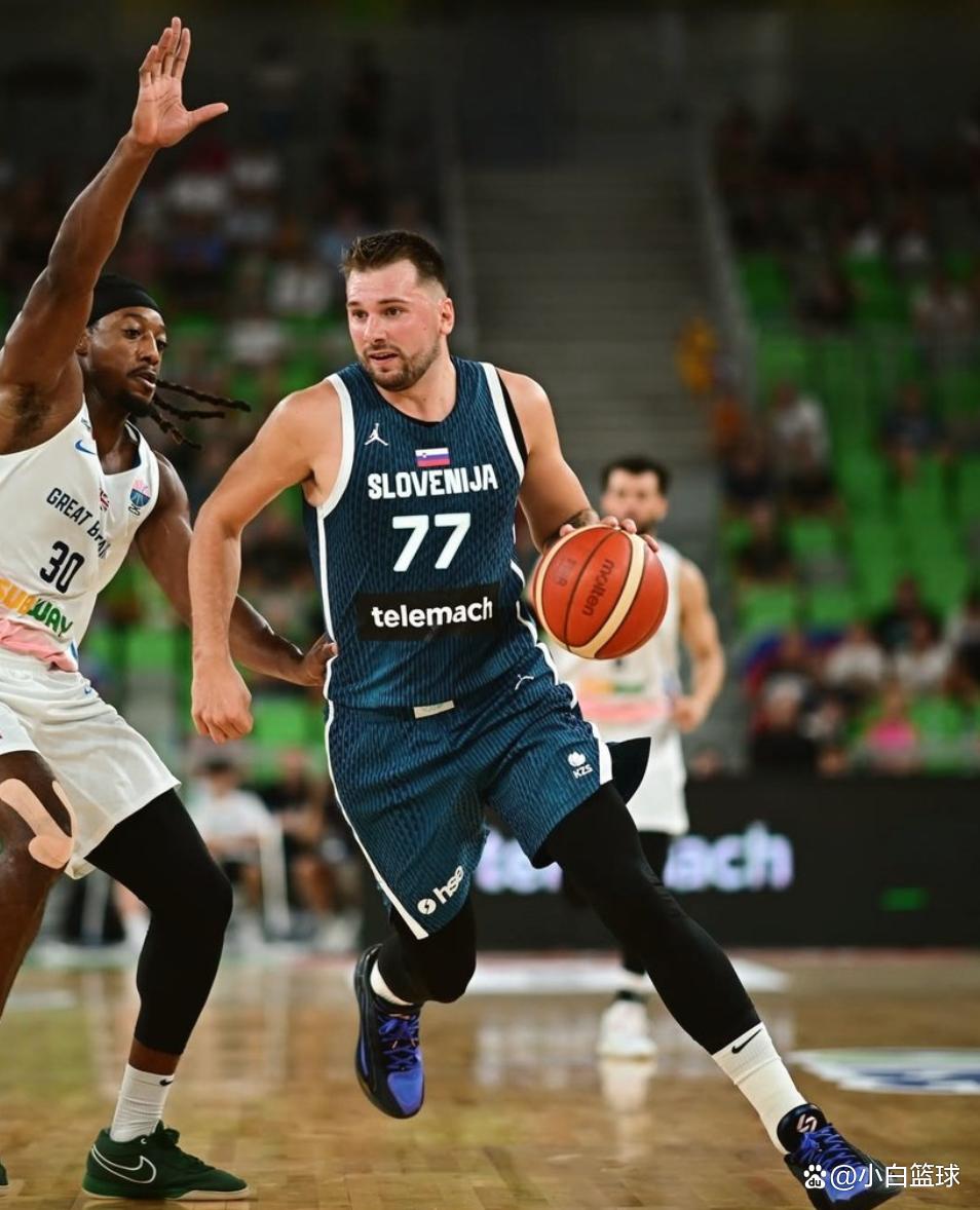  东契奇遭严防无碍拆解防守 关键球金鸡独立羞辱kd 